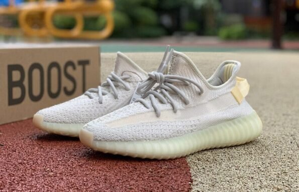 YEEZY BOOST 350 V2 LIGHT‏