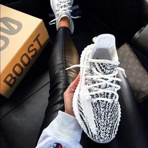 YEEZY BOOST 350 V2 ZEBRA