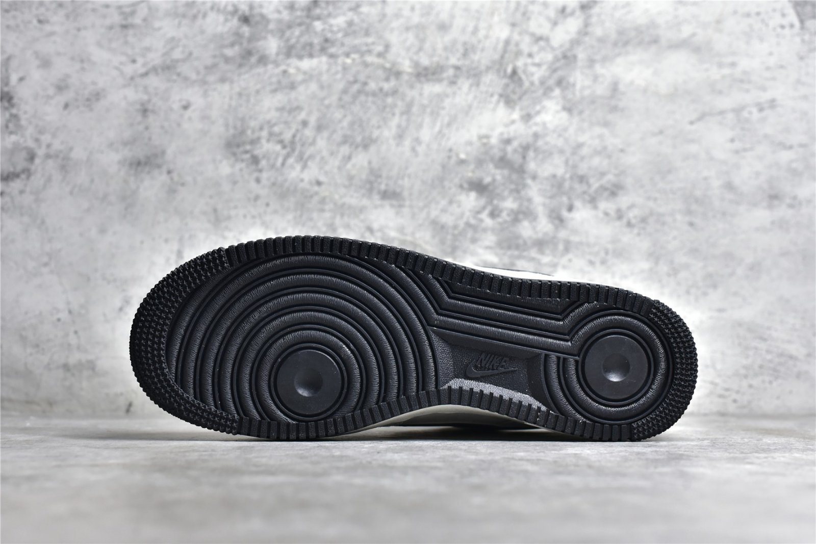 Nike AIR FORCE 1 LOW 07 BEIGE/BLACK/GOLD KK5636-810 – תמונה 6