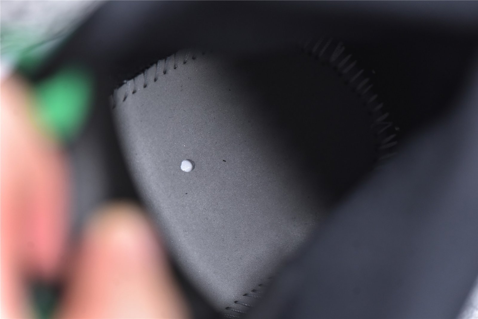 Nike AIR JORDAN 1 RETRO HIGH OG BLACK/LUCKY GREEN/WHITE DZ5485-031 – תמונה 2