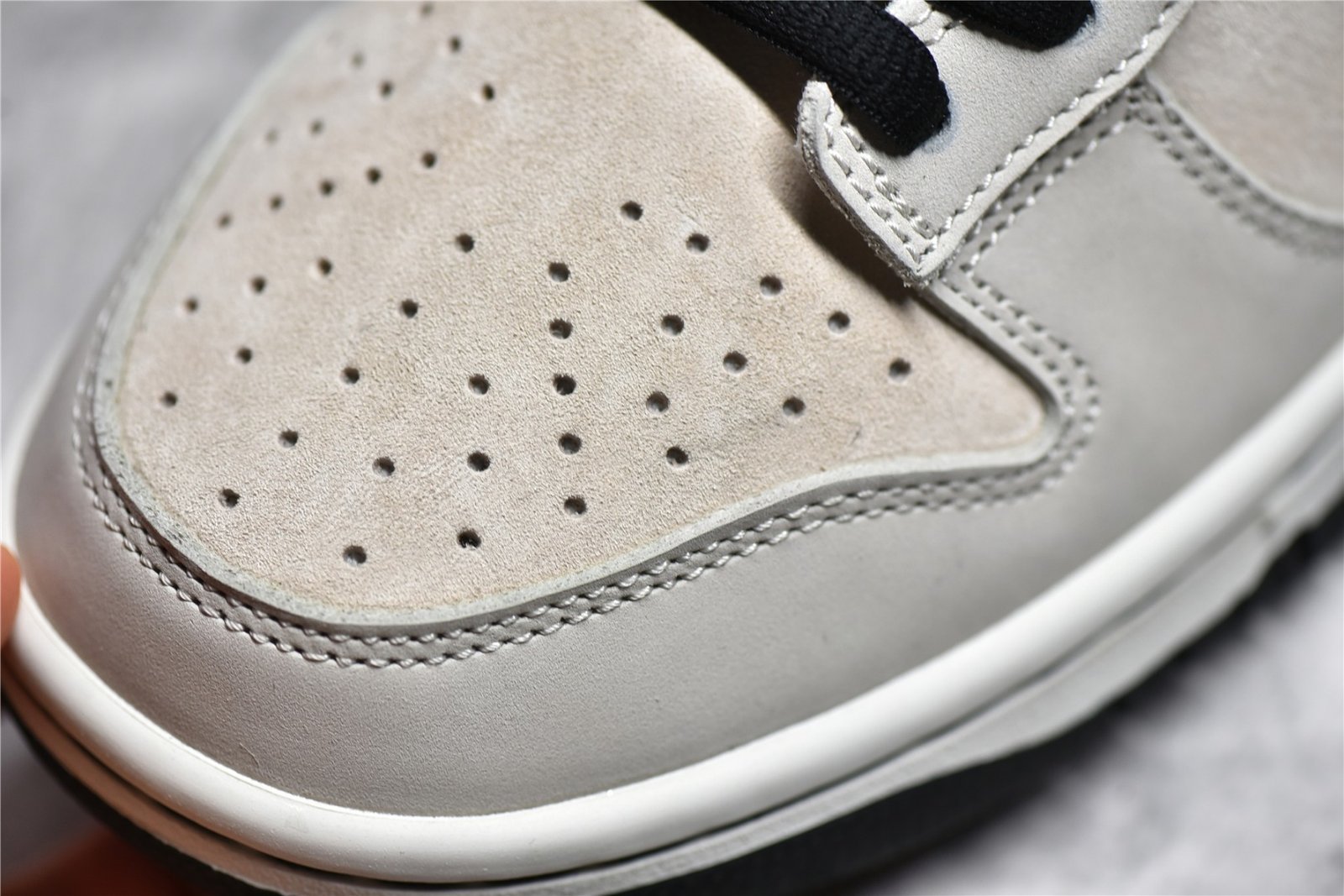 Nike SB DUNK LOW STEAMBOY OST X OTOMO KATSUHIRO BEIGE/BLACK/DARK BROWN LF0039-028 – תמונה 10