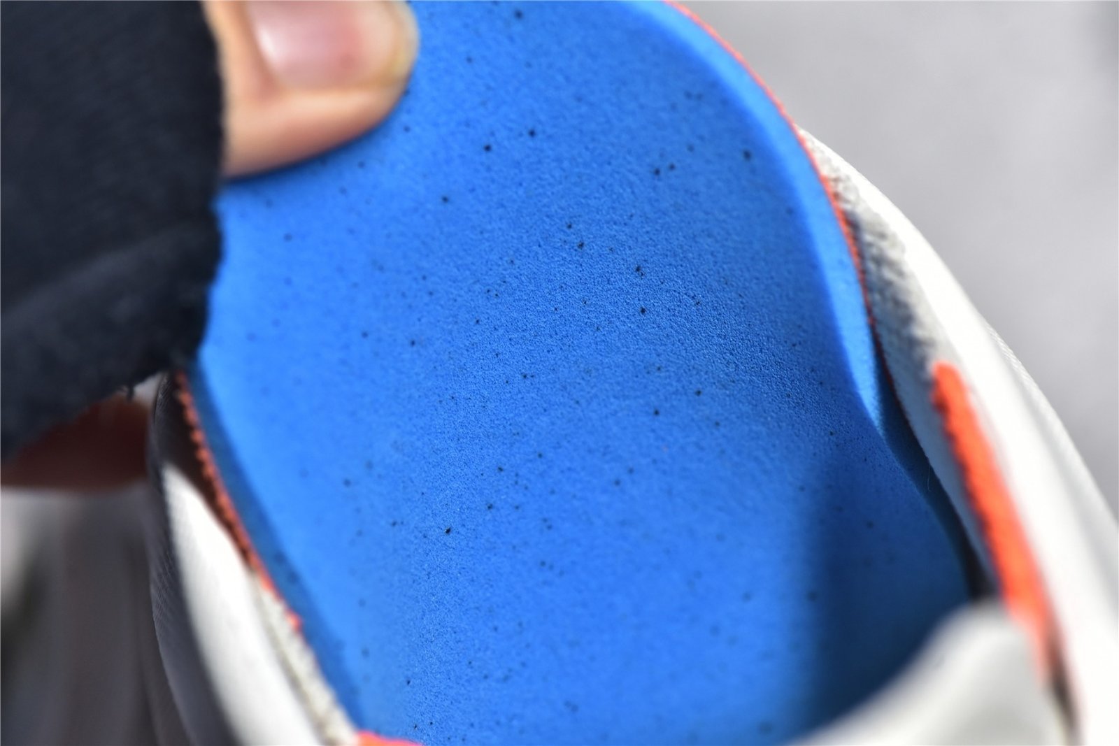 Adidas ADIFOM Q SHOES OFF-WHITE/ALUMINIUM/WONDER WHITE GY4455 – תמונה 3