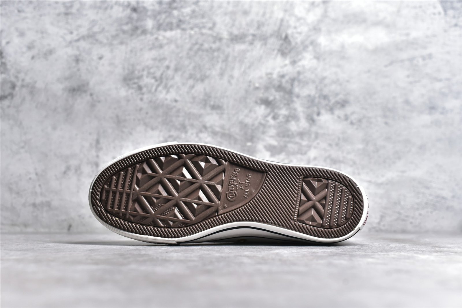 CONVERSE CHUCK TAYLOR ALL STAR HIGH VALENTINE'S DAY 2023 VINTAGE WHITE/WHITE A05139F – תמונה 6