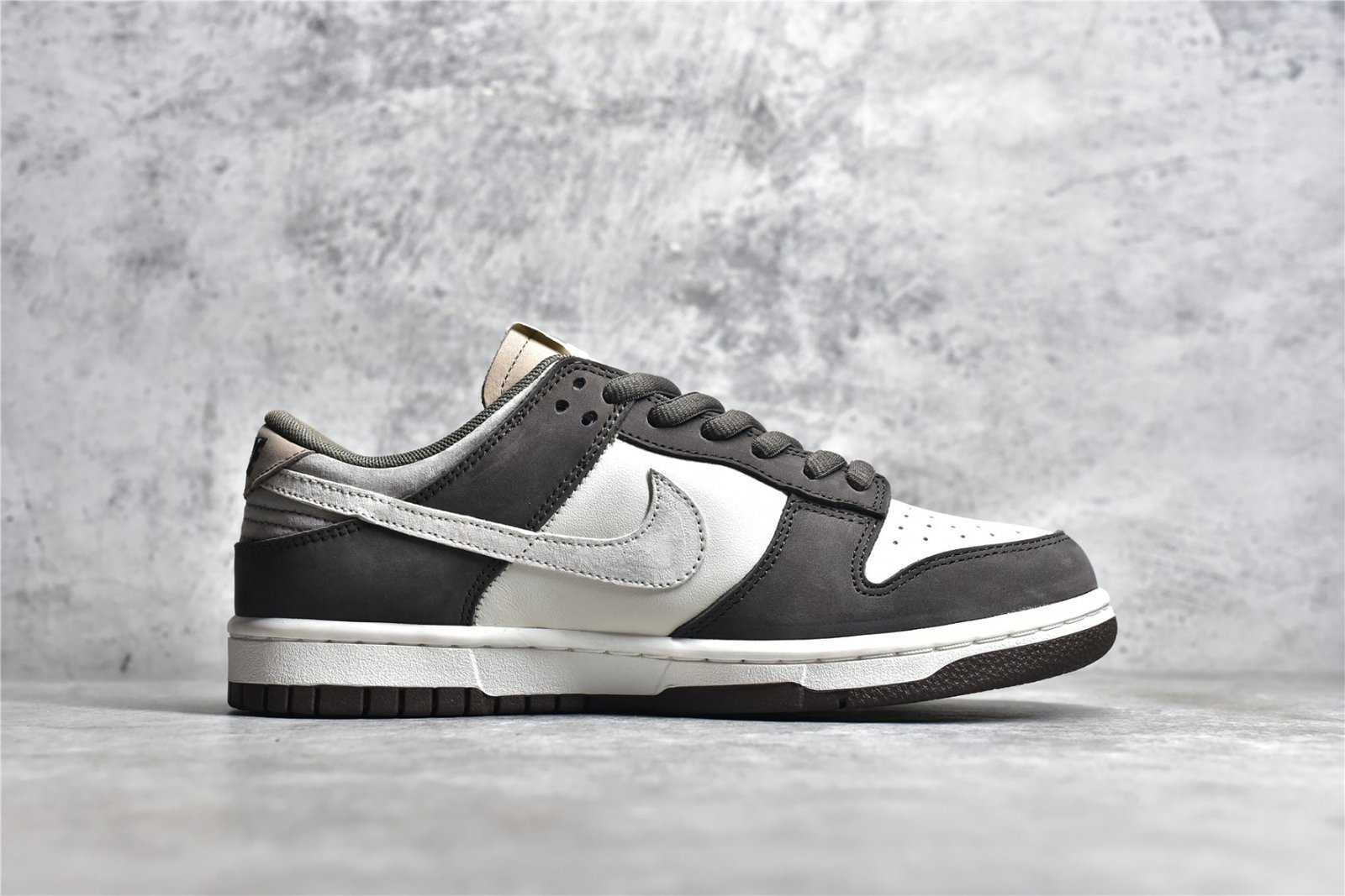 Nike SB DUNK LOW STEAMBOY OST X OTOMO KATSUHIRO WHITE/BROWN/WHITE LF0039-001 – תמונה 17