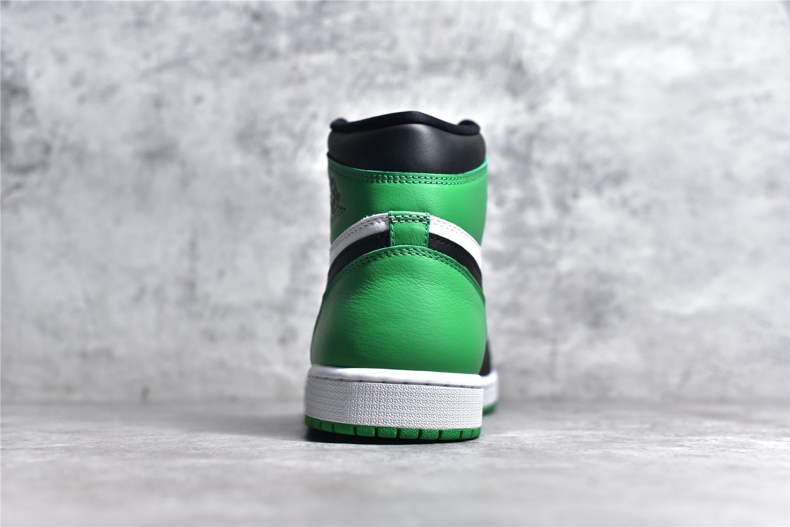 Nike AIR JORDAN 1 RETRO HIGH OG BLACK/LUCKY GREEN/WHITE DZ5485-031 – תמונה 14