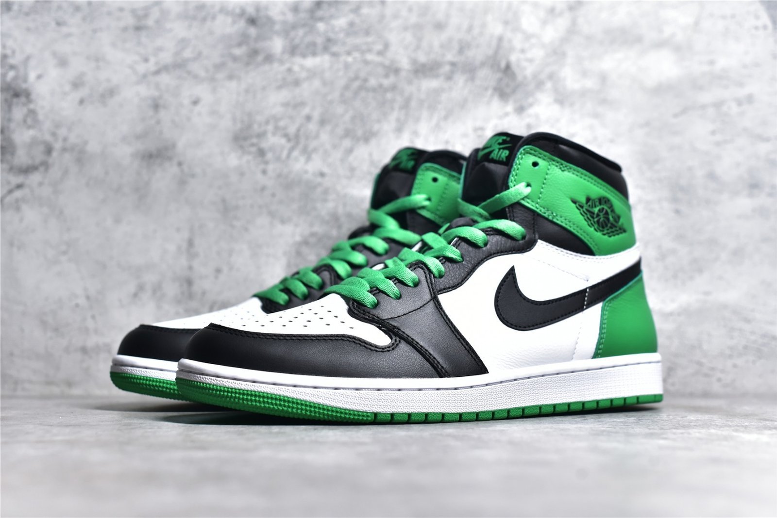 Nike AIR JORDAN 1 RETRO HIGH OG BLACK/LUCKY GREEN/WHITE DZ5485-031 – תמונה 18