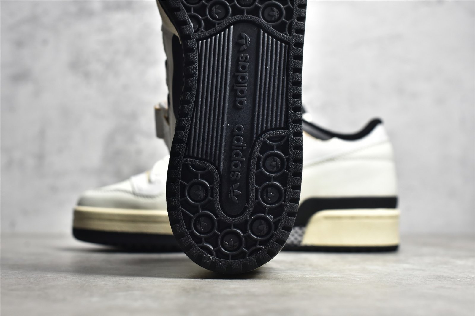 Adidas FORUM 84 LOW CLOUD WHITE/CORE BLACK/CLOUD WHITE HR2007 – תמונה 12