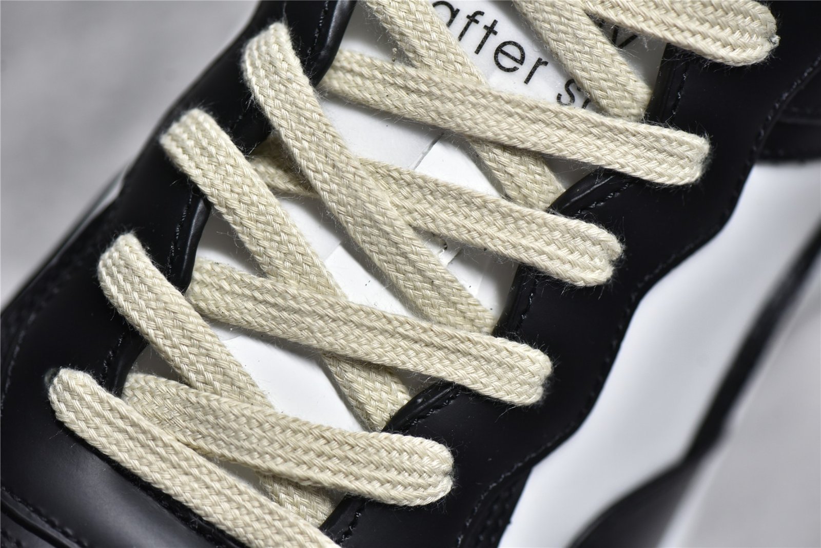 GUCCI RHYTON VINTAGE TRAINER SNEAKER WHITE/BLACK – תמונה 9