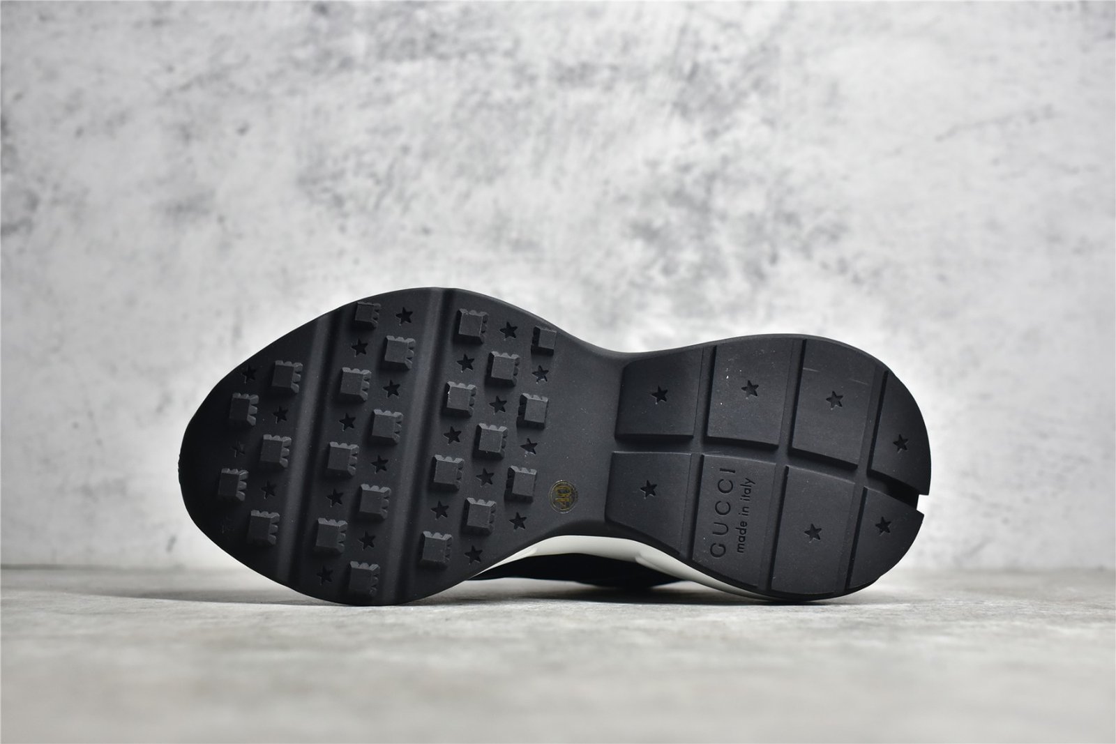 GUCCI RHYTON VINTAGE TRAINER SNEAKER WHITE/BLACK – תמונה 15