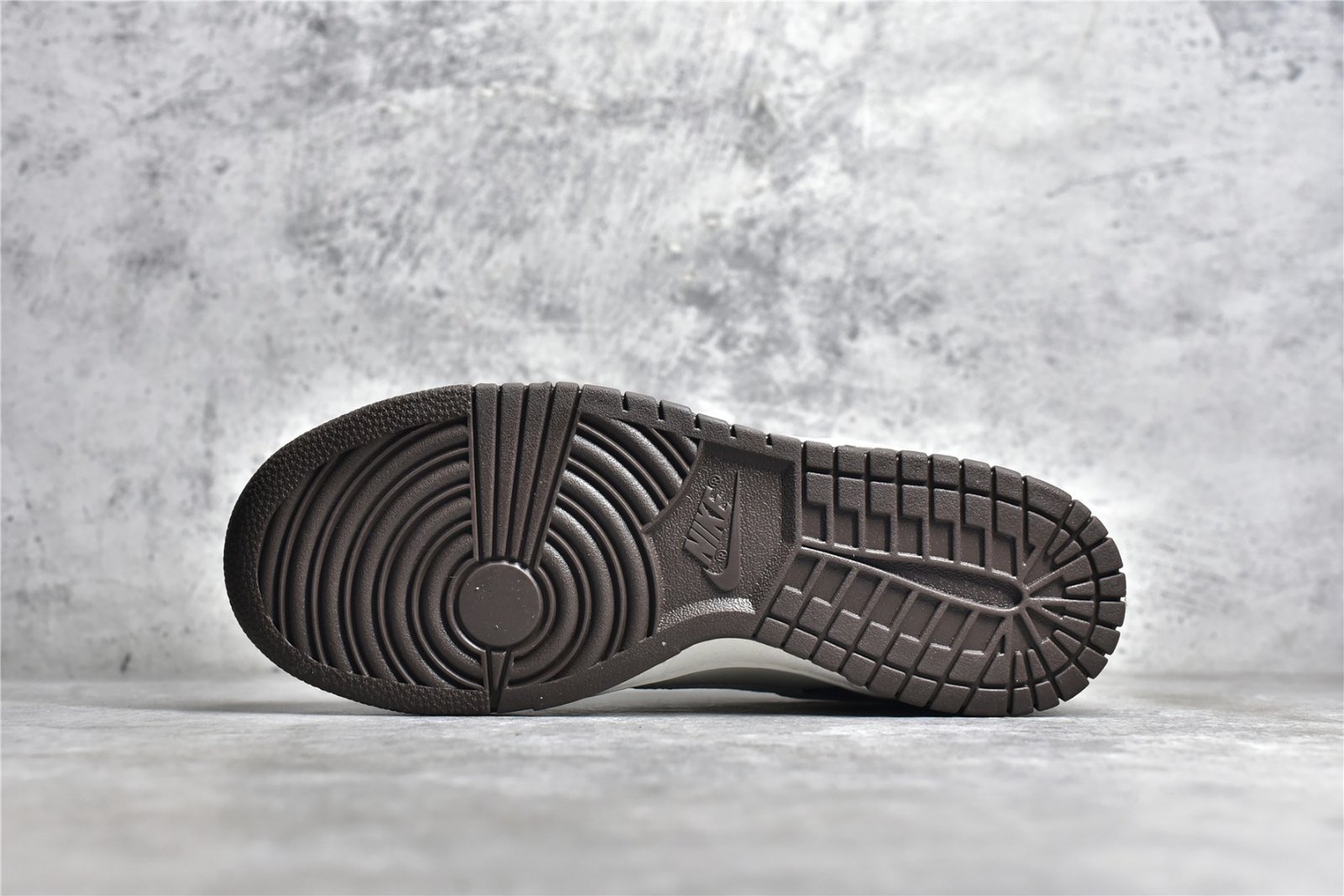 Nike SB DUNK LOW STEAMBOY OST X OTOMO KATSUHIRO WHITE/BROWN/WHITE LF0039-001 – תמונה 15