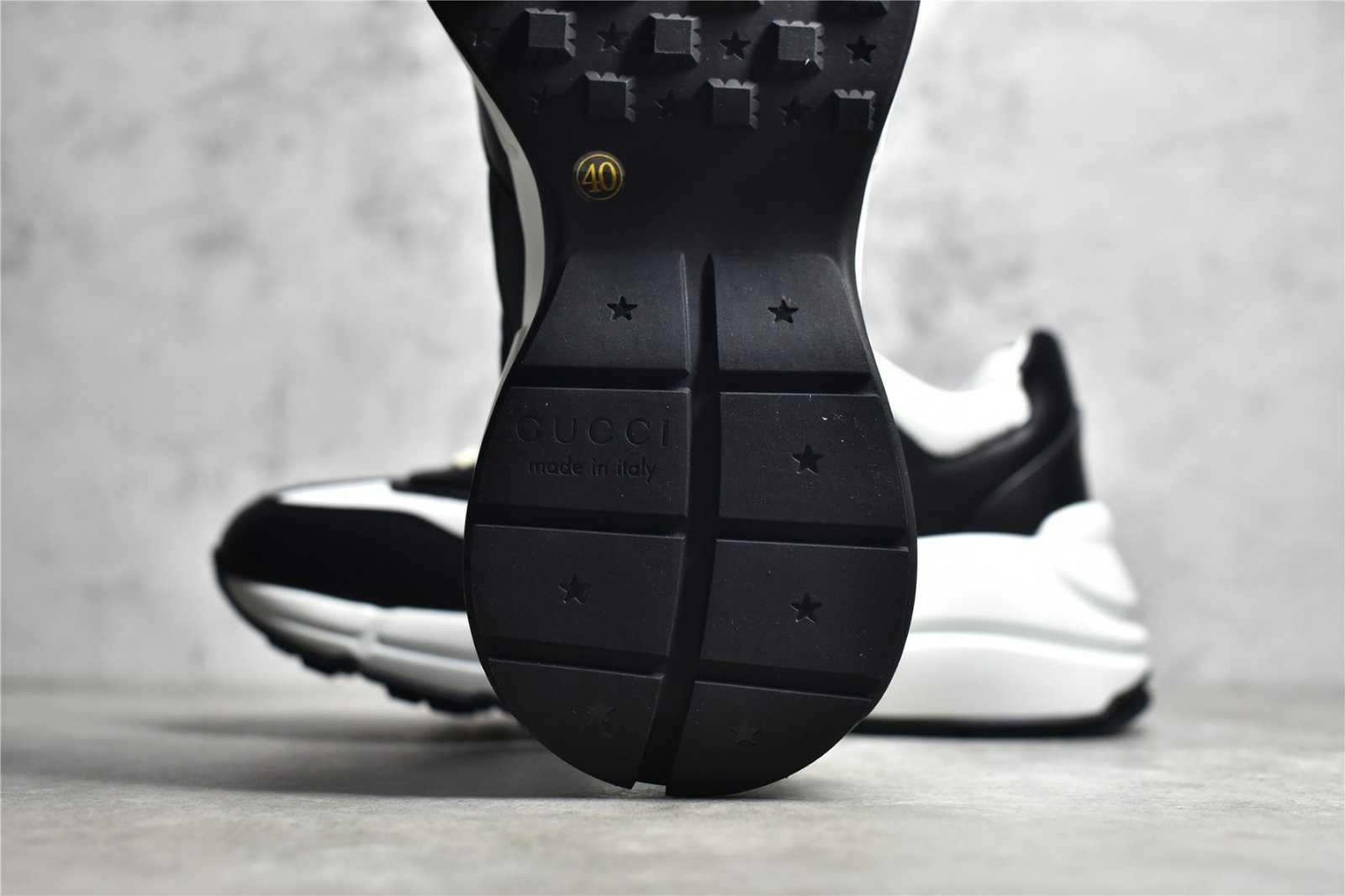 GUCCI RHYTON VINTAGE TRAINER SNEAKER WHITE/BLACK – תמונה 12