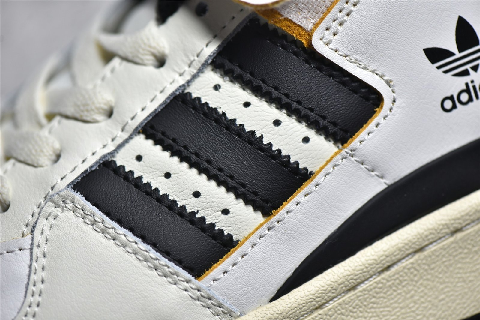 Adidas FORUM 84 LOW CLOUD WHITE/CORE BLACK/CLOUD WHITE HR2007 – תמונה 9