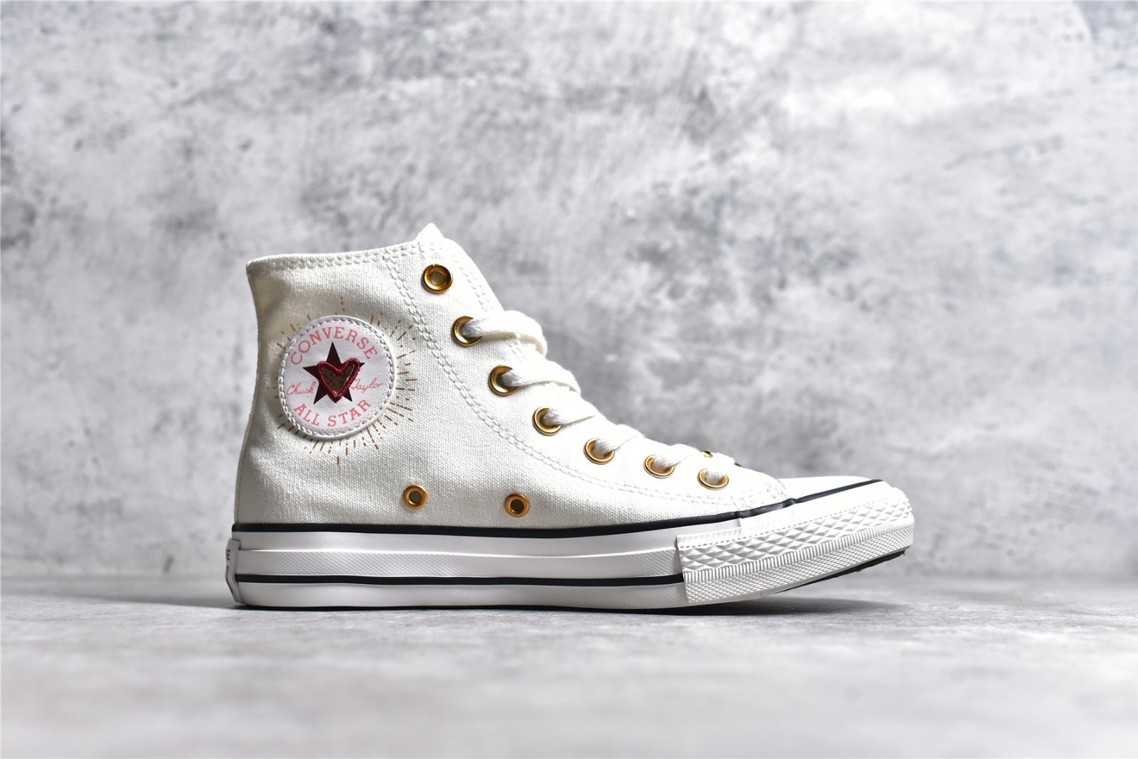 CONVERSE CHUCK TAYLOR ALL STAR HIGH VALENTINE'S DAY 2023 VINTAGE WHITE/WHITE A05139F – תמונה 8