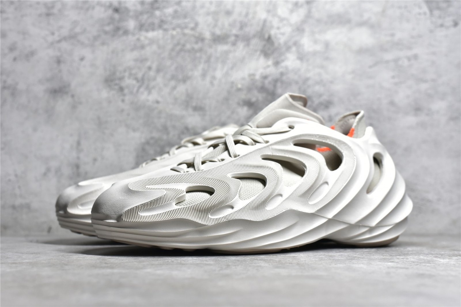 Adidas ADIFOM Q SHOES OFF-WHITE/ALUMINIUM/WONDER WHITE GY4455 – תמונה 18