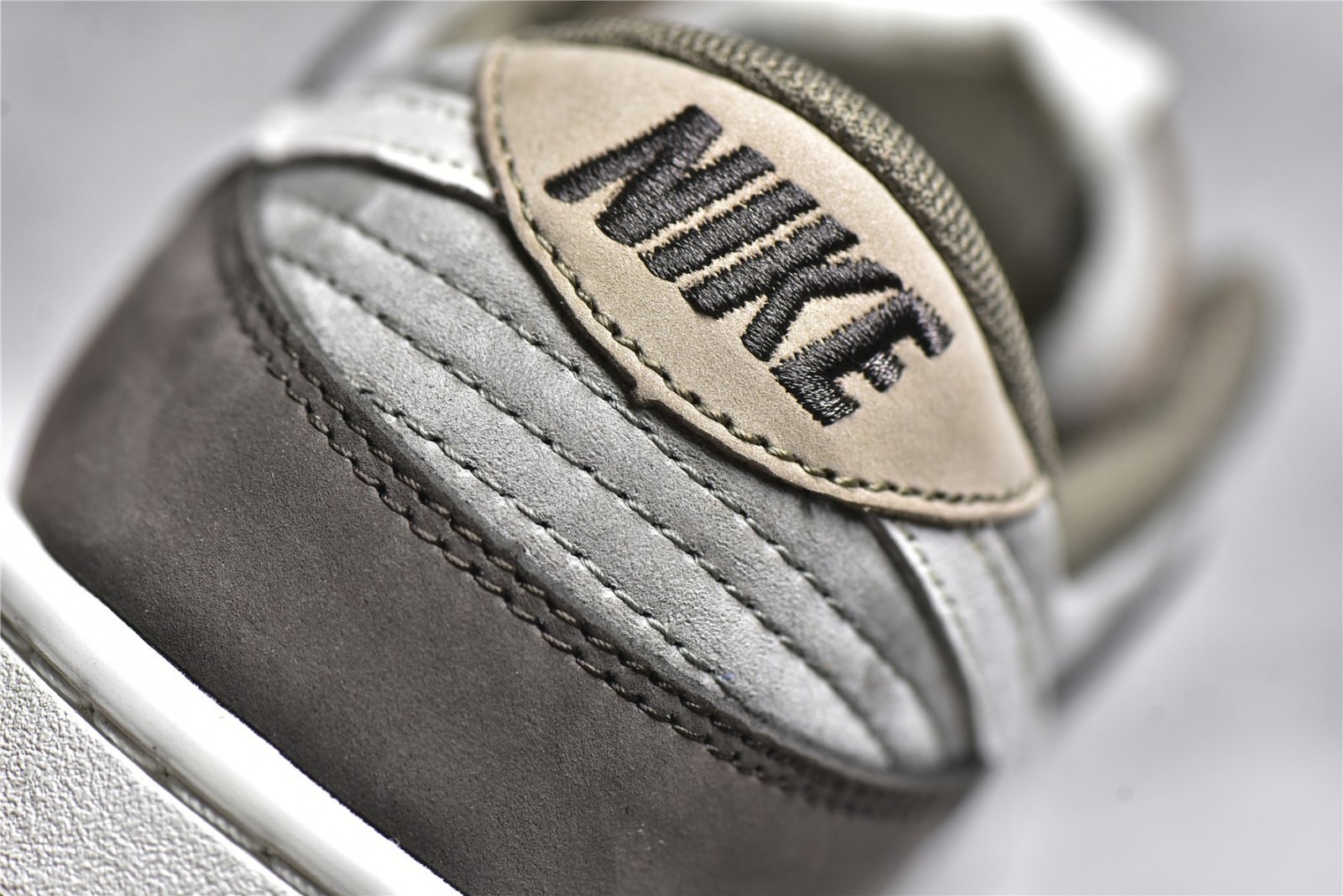 Nike SB DUNK LOW STEAMBOY OST X OTOMO KATSUHIRO WHITE/BROWN/WHITE LF0039-001 – תמונה 7