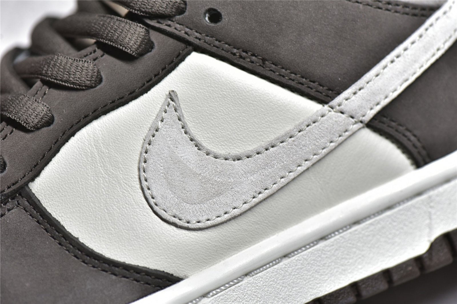 Nike SB DUNK LOW STEAMBOY OST X OTOMO KATSUHIRO WHITE/BROWN/WHITE LF0039-001 – תמונה 8