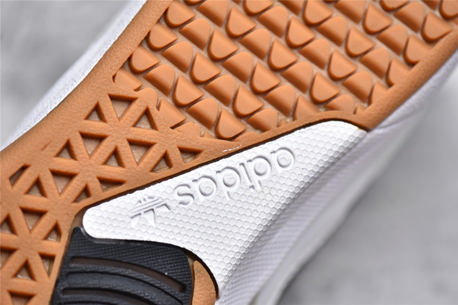 Adidas COPA NATIONALE MILLENNIUM CLOUD WHITE/CORE BLACK/CORE BLACK GW3134 – תמונה 6