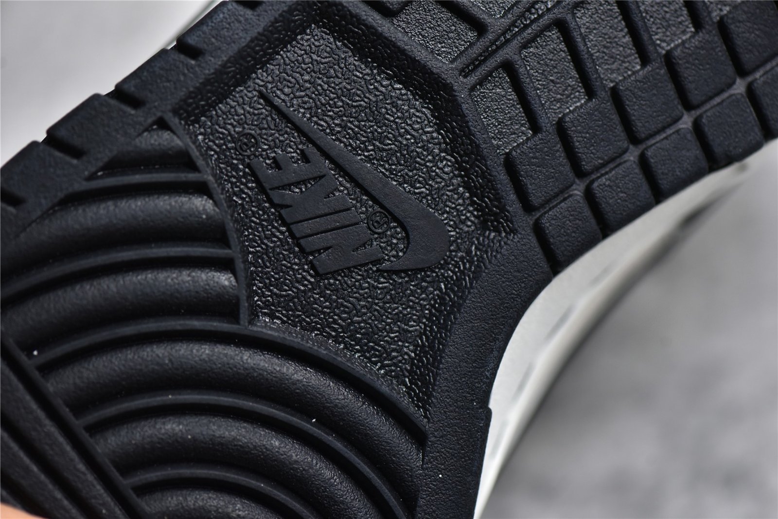 Nike SB DUNK LOW STEAMBOY OST X OTOMO KATSUHIRO BEIGE/BLACK/DARK BROWN LF0039-028 – תמונה 6