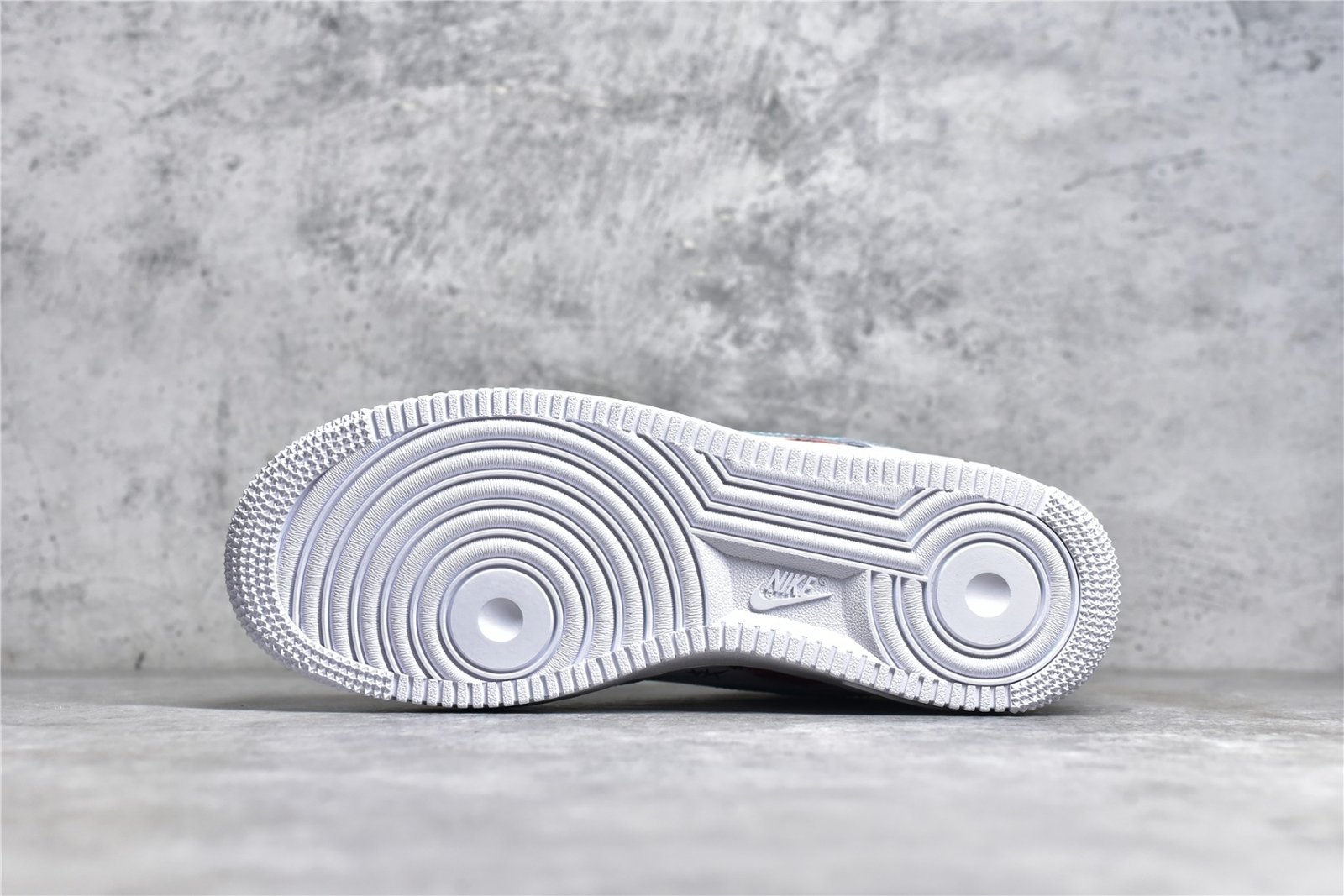 Nike AIR FORCE 1 LOW 07 GRAFFITI WHITE/SKY BLUE/MULTI-COLOR CW2288-111 – תמונה 5