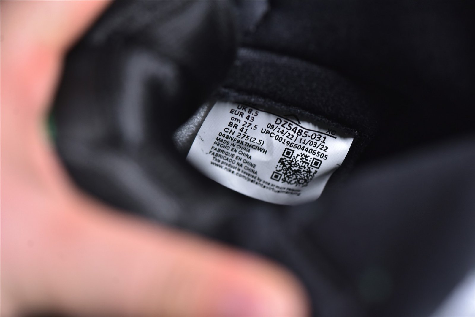 Nike AIR JORDAN 1 RETRO HIGH OG BLACK/LUCKY GREEN/WHITE DZ5485-031 – תמונה 4