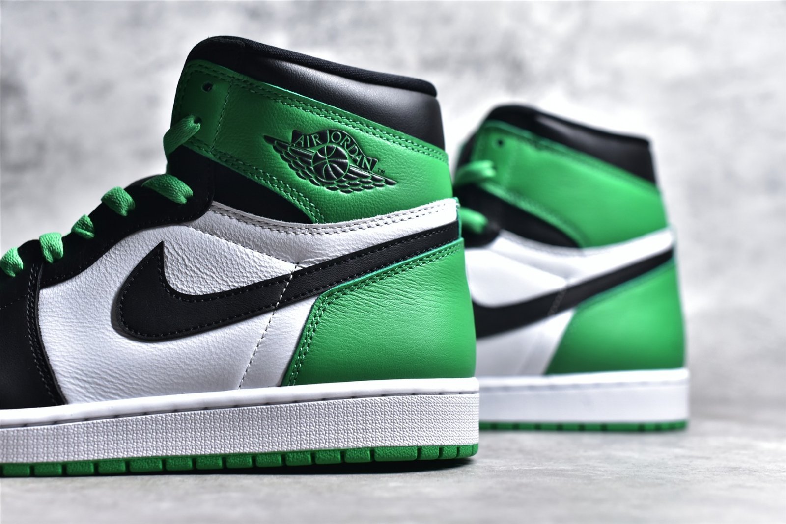 Nike AIR JORDAN 1 RETRO HIGH OG BLACK/LUCKY GREEN/WHITE DZ5485-031 – תמונה 13