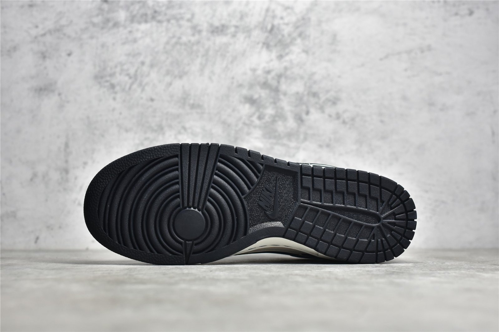 Nike SB DUNK LOW STEAMBOY OST X OTOMO KATSUHIRO BEIGE/BLACK/DARK BROWN LF0039-028 – תמונה 15