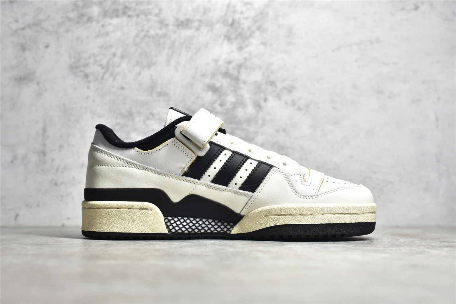 Adidas FORUM 84 LOW CLOUD WHITE/CORE BLACK/CLOUD WHITE HR2007 – תמונה 17