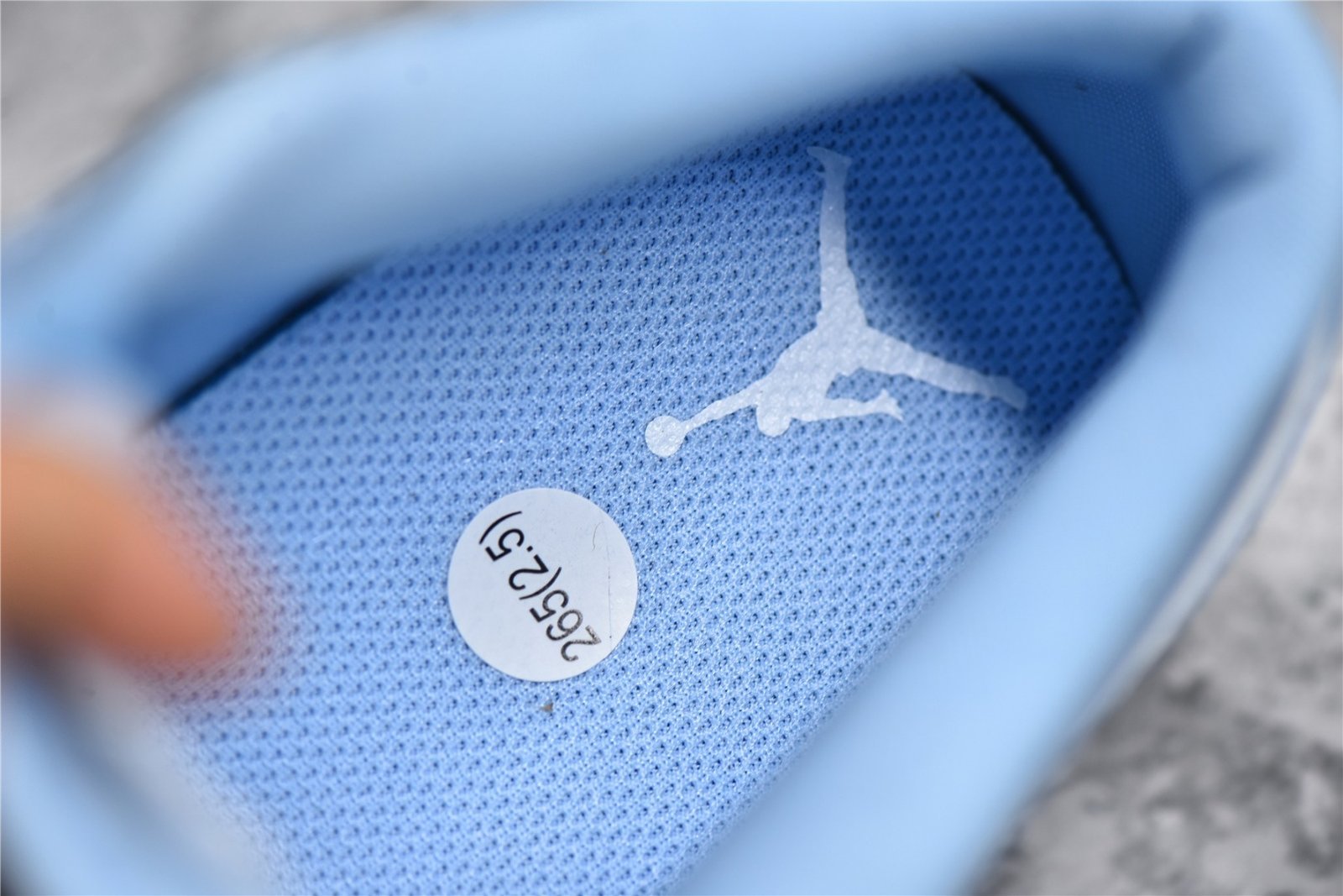 Nike AIR JORDAN 1 LOW WHITE/WHITE/ICE BLUE DC0774-141 – תמונה 4