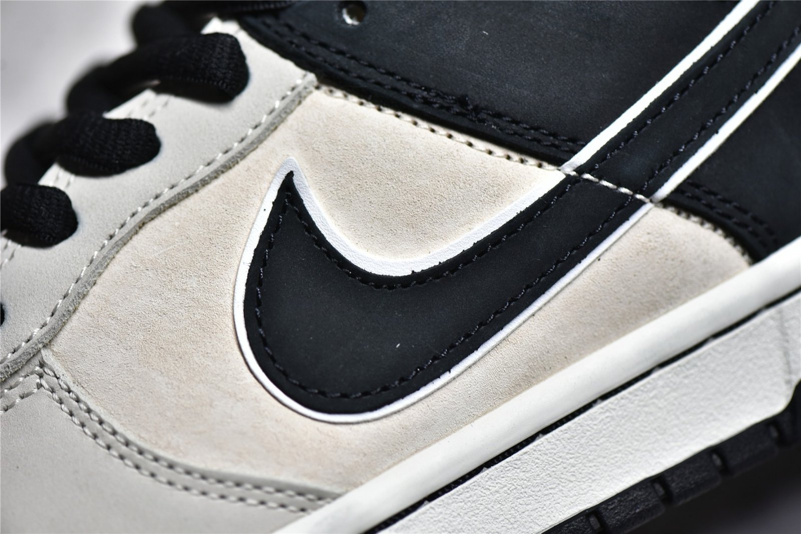 Nike SB DUNK LOW STEAMBOY OST X OTOMO KATSUHIRO BEIGE/BLACK/DARK BROWN LF0039-028 – תמונה 9