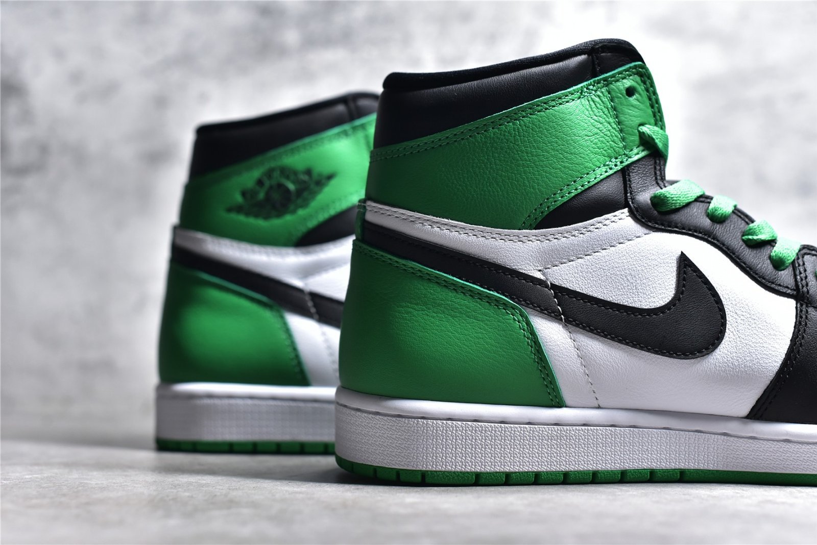 Nike AIR JORDAN 1 RETRO HIGH OG BLACK/LUCKY GREEN/WHITE DZ5485-031 – תמונה 11
