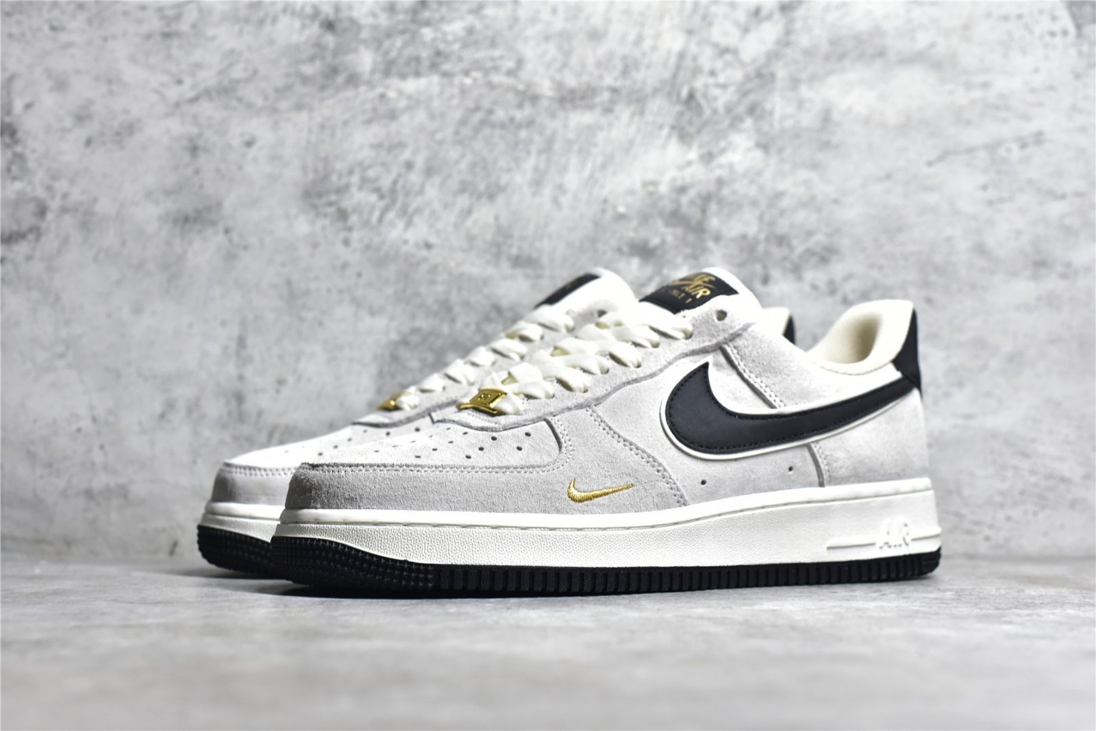 Nike AIR FORCE 1 LOW 07 BEIGE/BLACK/GOLD KK5636-810 – תמונה 9