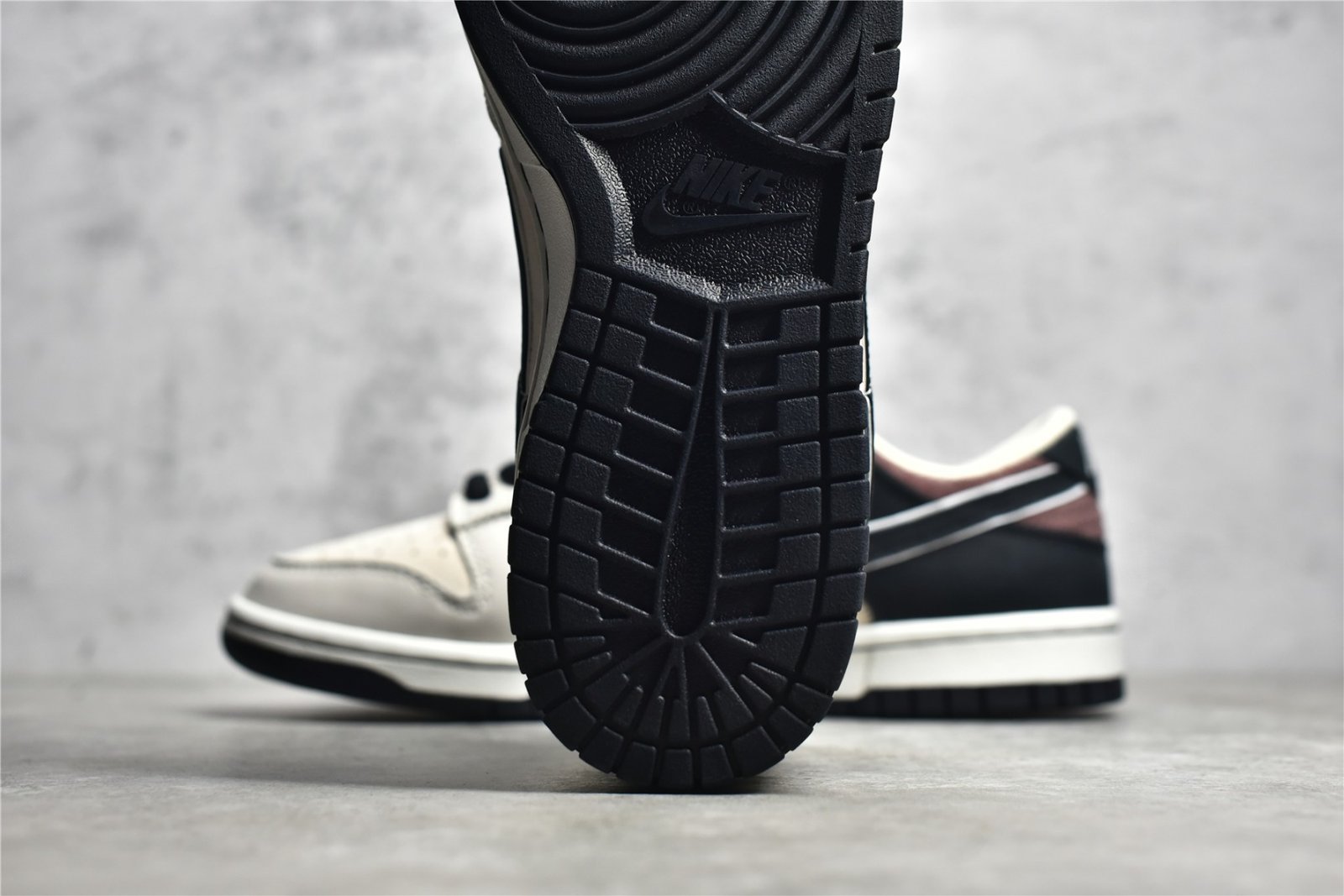 Nike SB DUNK LOW STEAMBOY OST X OTOMO KATSUHIRO BEIGE/BLACK/DARK BROWN LF0039-028 – תמונה 12