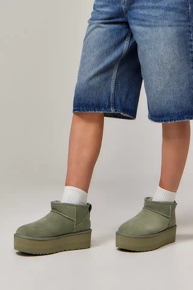 נעלי האג Ugg Classic Ultra Mini Platform Moss Green – הפן החדש של הסטייל! UGG | ShoeSale