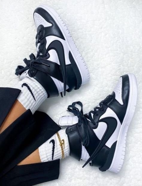 דאנק היי אמבוש שחור-לבן - הטרנד שצריך להיות בארון שלך NIKE | ShoeSale