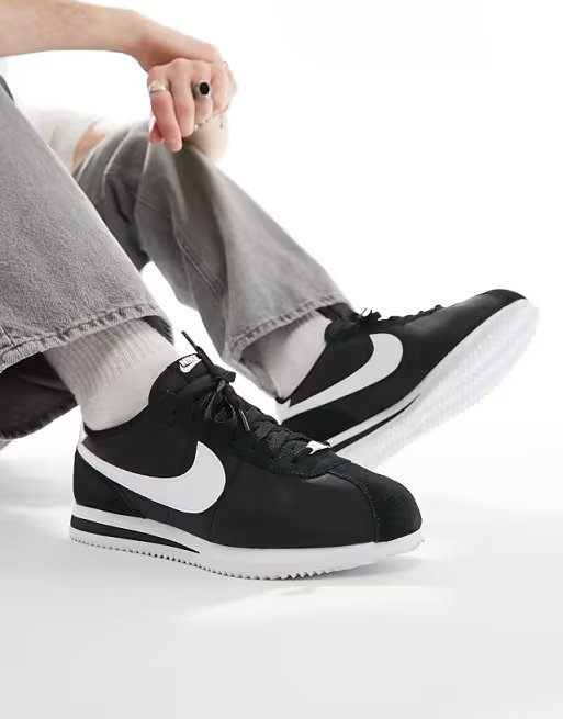 נייק קורטז Nylon Black White – החיוניות שלך באופנה NIKE | ShoeSale