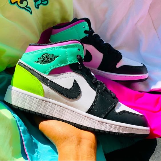 Air Jordan 1 Mid Pastel Black Toe - הסניקרס שכולם מדברים עליהם! AIR JORDAN | ShoeSale
