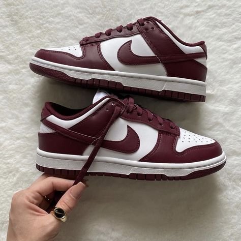 Dunk Low Bordeaux - בחירה המושלמת לאופנה מתוחכמת NIKE | ShoeSale