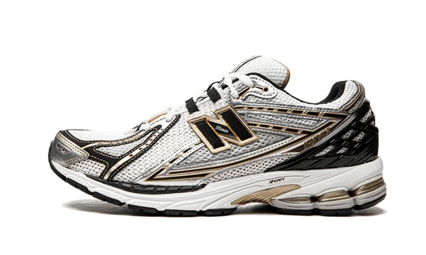 דגם New Balance 1906R White Gold – אייקון אופנתי לא מתפשר! NEW BALANCE | ShoeSale