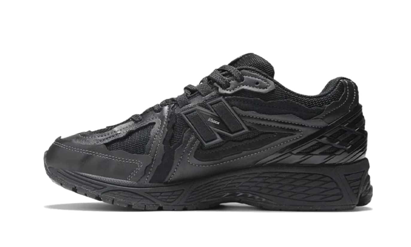 הכירו את New Balance 1906D Protection Pack Black Leather – הקלאסיקה המחודשת NEW BALANCE | ShoeSale