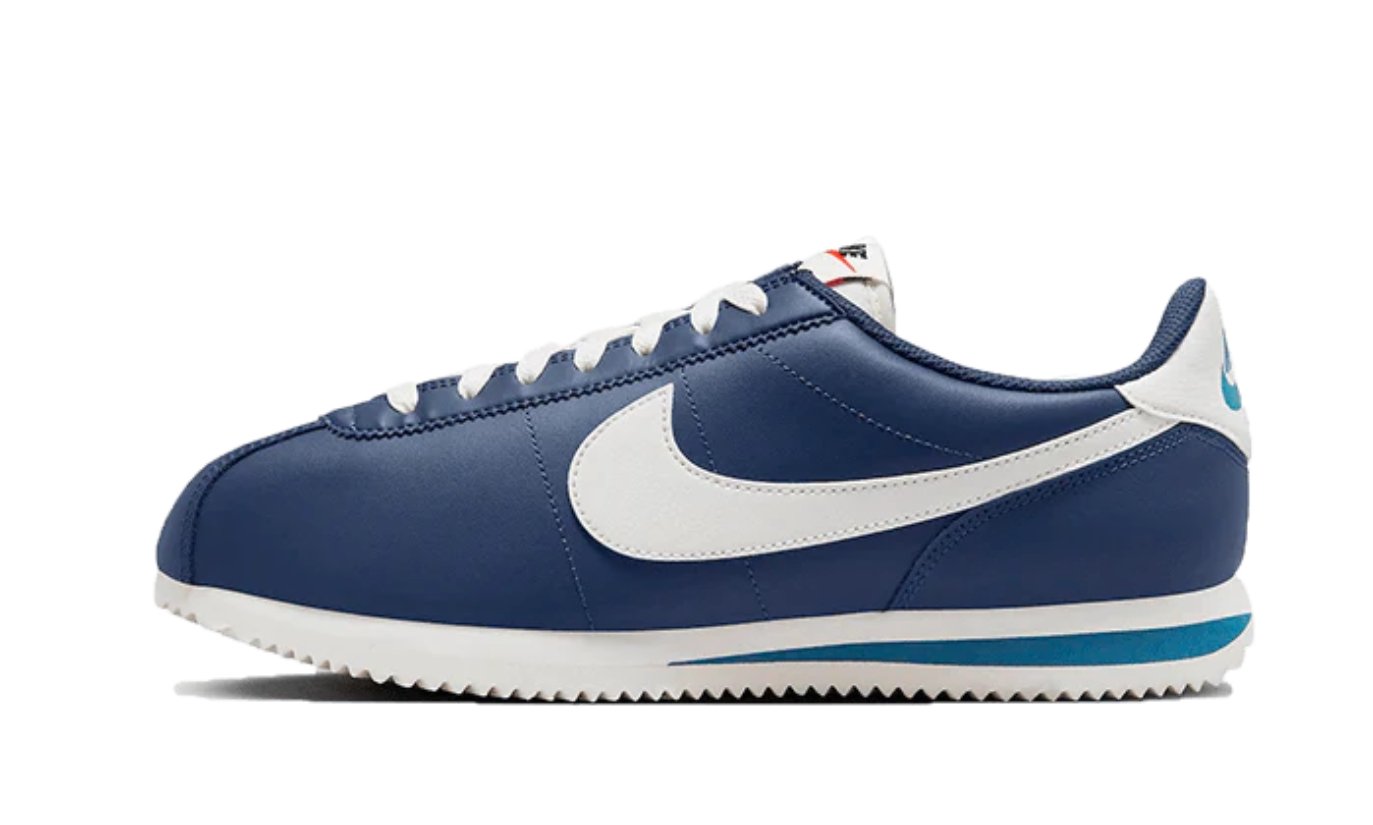 Nike Cortez Midnight Navy – נייק קורטז: חוויית אופנה חדשנית NIKE | ShoeSale