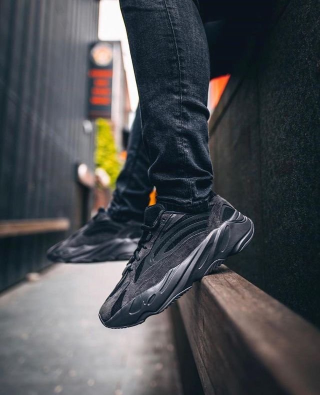 Yeezy 700 Mnvn Triple Black – הפופולריות של היום! Yeezy 700 | ShoeSale