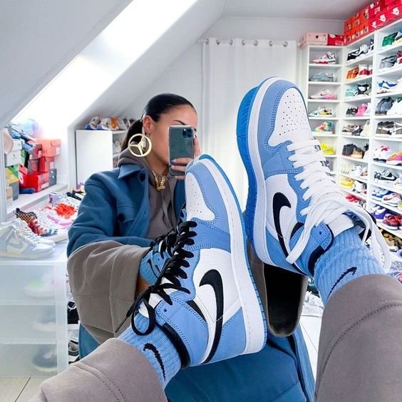 Air Jordan 1 High University Blue – הסניקרס שישדרגו כל לוק הדגמים החמים | ShoeSale