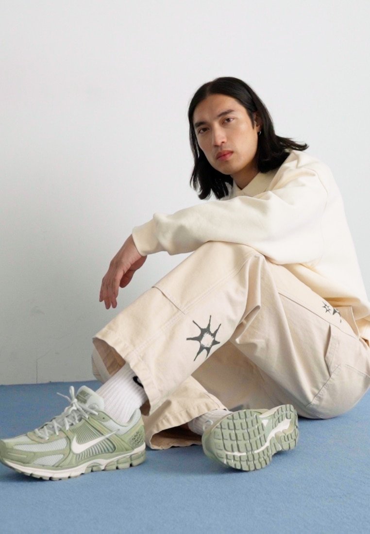 נעלי Nike Zoom Vomero 5 Jade Horizon: לא מפספסים את הסטייל Nike Zoom | ShoeSale