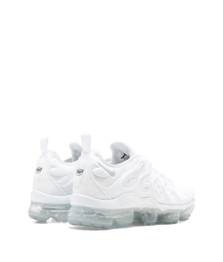 Nike Air Vapormax Plus - הנעל שמשלבת אופנה וסטייל NIKE | ShoeSale