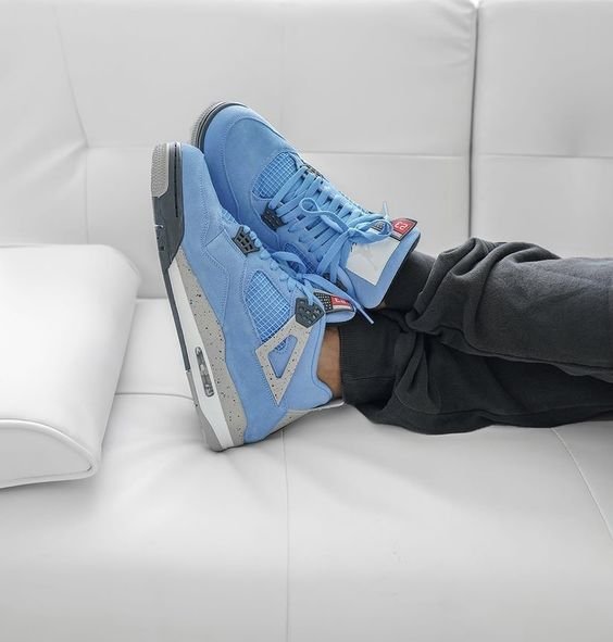 Air Jordan 4 Retro University Blue - סניקרס עם סטייל שאין כמותו AIR JORDAN | ShoeSale