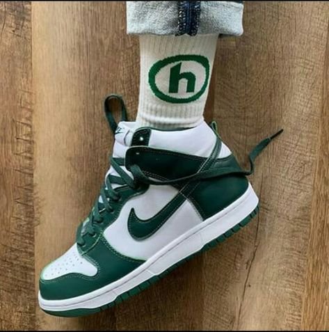 Dunk High Spartan Green - הטרנד החם של העונה! NIKE | ShoeSale