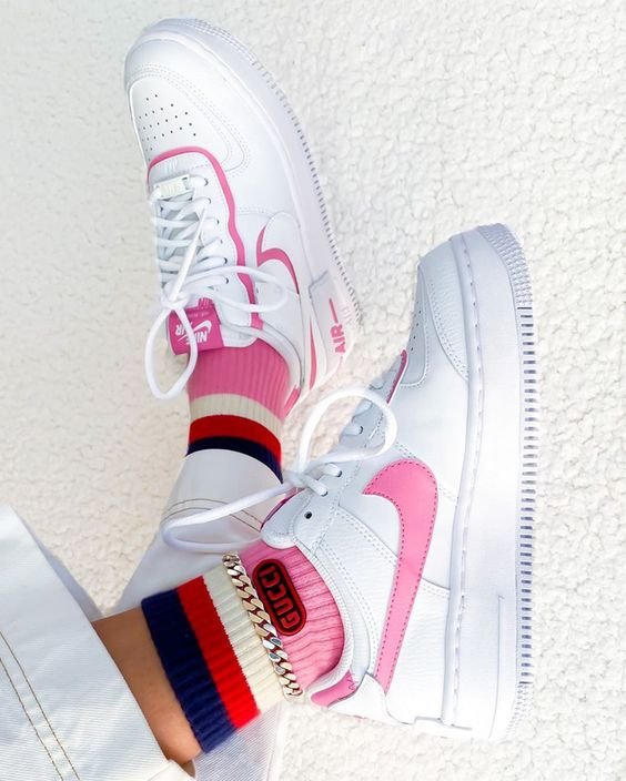 חווית סטייל שונה עם Nike Air Force 1 Shadow Magic Flamingo - נעלי האופנה של עונת הקיץ! NIKE | ShoeSale