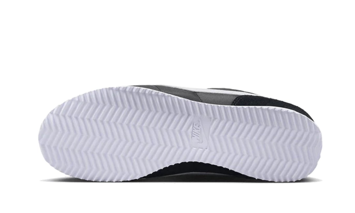 נייק קורטז Nylon Black White – החיוניות שלך באופנה NIKE | ShoeSale