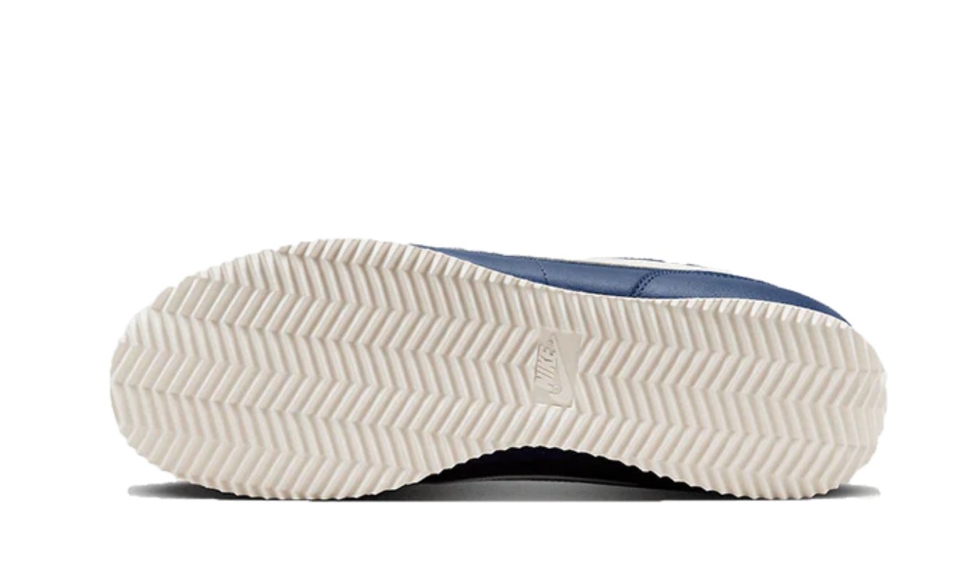 Nike Cortez Midnight Navy – נייק קורטז: חוויית אופנה חדשנית NIKE | ShoeSale