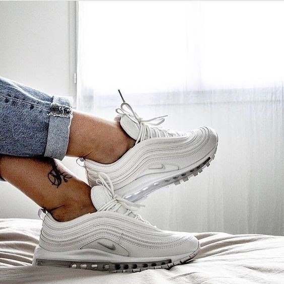 Nike Air Max 97 White - הקלאסיקה שאסור לפספס ב-ShoeSale! NIKE | ShoeSale